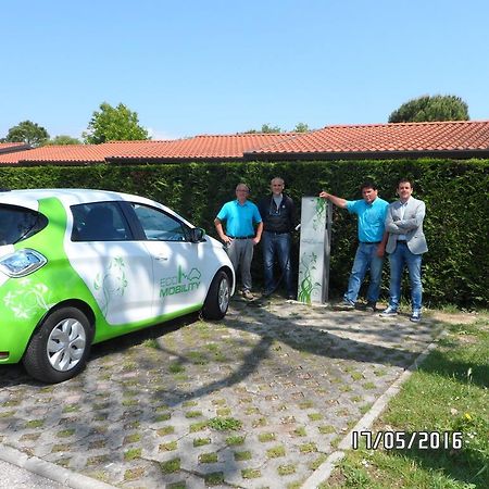 Campeggio Del Garda Peschiera del Garda Bagian luar foto